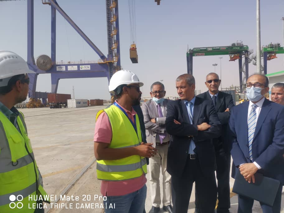 Des hommes d’affaires tunisiens au port de Nouakchott 